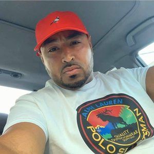 Meet your Posher, Carlos